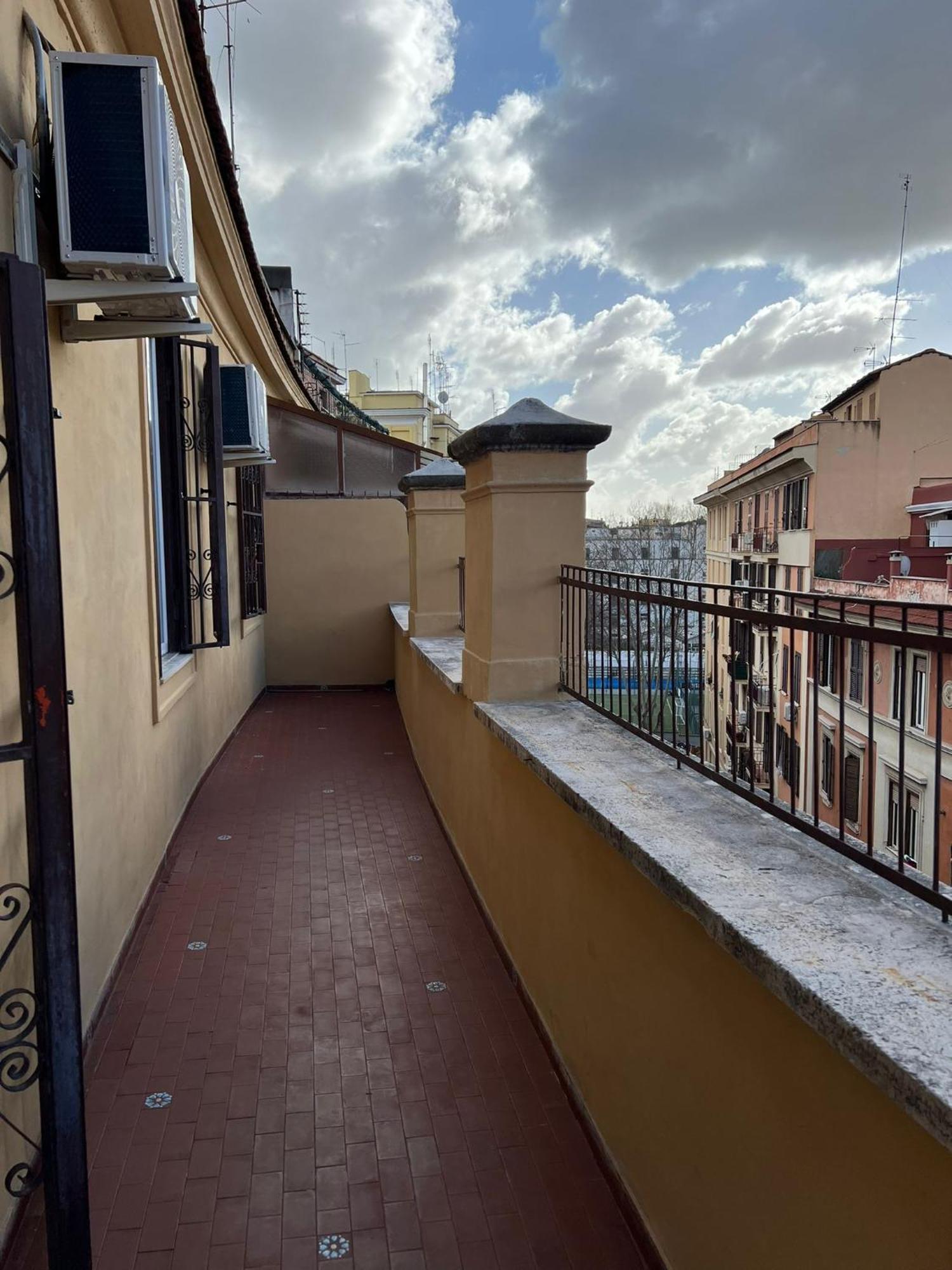 Luciano San Giovanni Guest House Рим Екстериор снимка